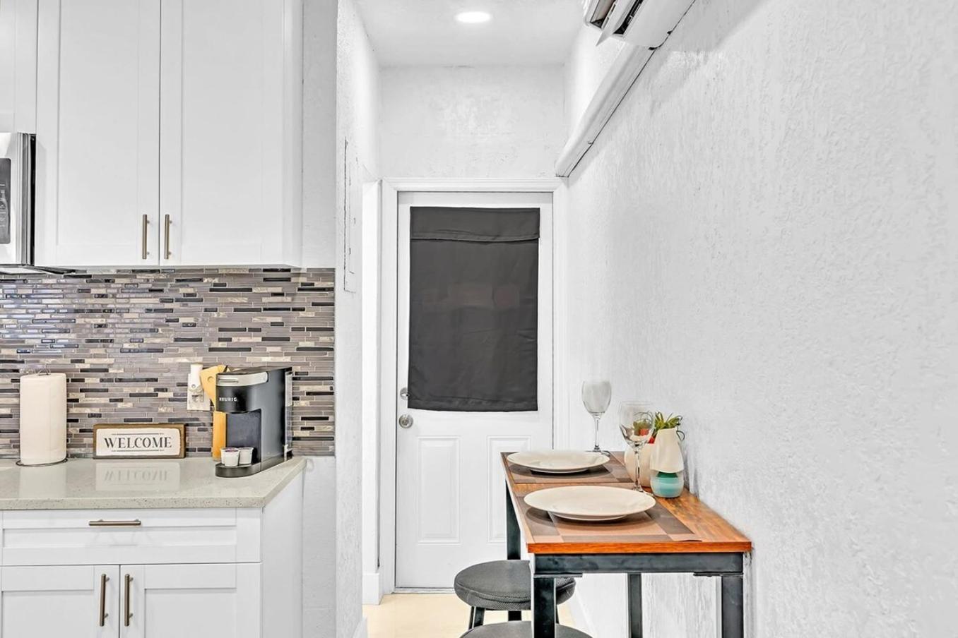 Boutique One Bdrm Close To Aventura Mall & Beach ฮาลลันเดลบีช ภายนอก รูปภาพ